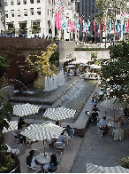 If you prefer outdoor dining there are two restaurants at Rockefeller Center (pictured top right).  You can dine while the Readio staff takes your picture!