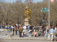 Center right picture you see Grand Army Plaza and Central Park.  This is where the horse and carriages line up for rides through the park.  Just North of this area is the Central Park Zoo.