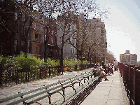 Center right you see the promenade in Brooklyn Heights that offer the great Harbor views.