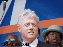 Harlem hosted a gala party to welcome President Bill Clinton to his new offices on 125th Street.  This is the first time a President has made Harlem home.  Before the event started we staked out our positions among a crowd of thousands.