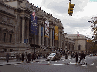 Maybe you enjoy great art and history.  Then a day in the Metropolitan Museum is just the thing for you. Bottom right picture you see the Metropolitan Museum on Fifth Avenue and Museum Mile.