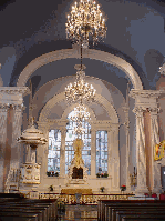 Altar and Waterford crystal chandeliers in St. Paul's Chapel