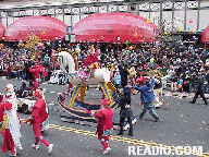 Valerie Harper Rhoda on Horsie Photo 75th Annual Macy's Thanksgiving Day Parade Pictures on 34th Street New York, NY. Images of NYC Parade Floats and Balloons.